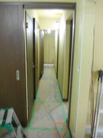 中廊下　工事中