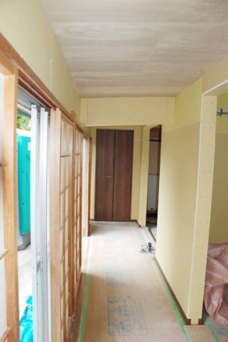 南側廊下　工事中